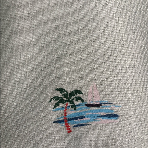 Light Green Casual Shorts with Embroidery - Picture 3 of 5